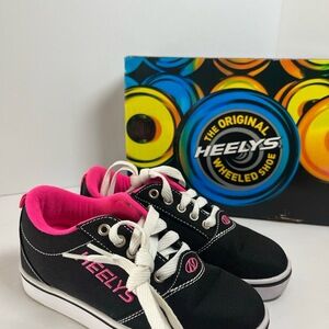 NWT‎ Heelys Youth Wheeled Shoe Size 1 Hot Pink Removable Wheels Roller Skate Fun
